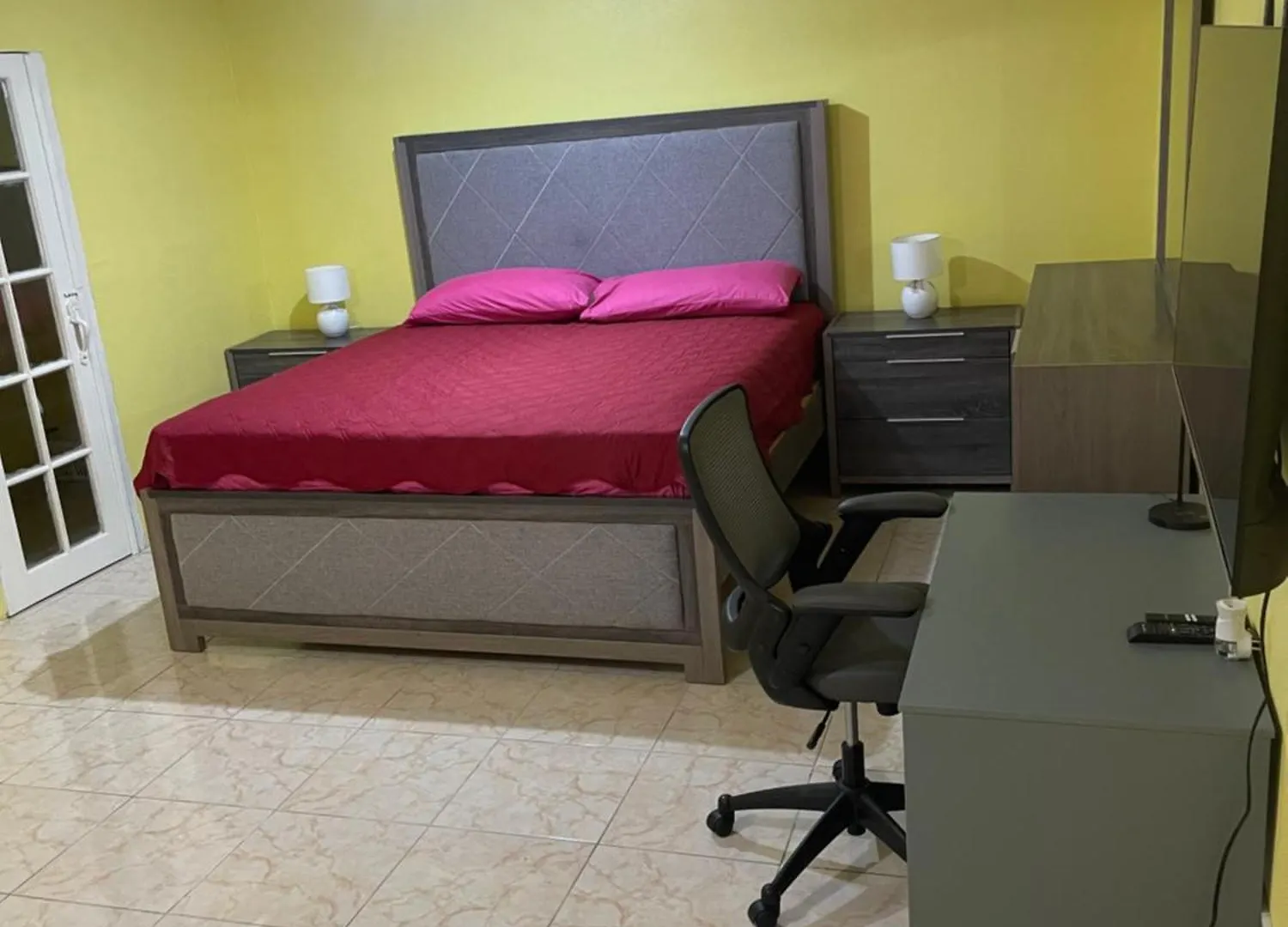 Apartment Place Of Comfort Kingston